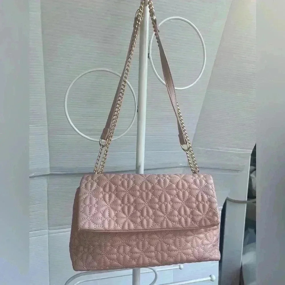 Bagamour Pink Crossbody Bag with gold chain - Picture 2 of 14